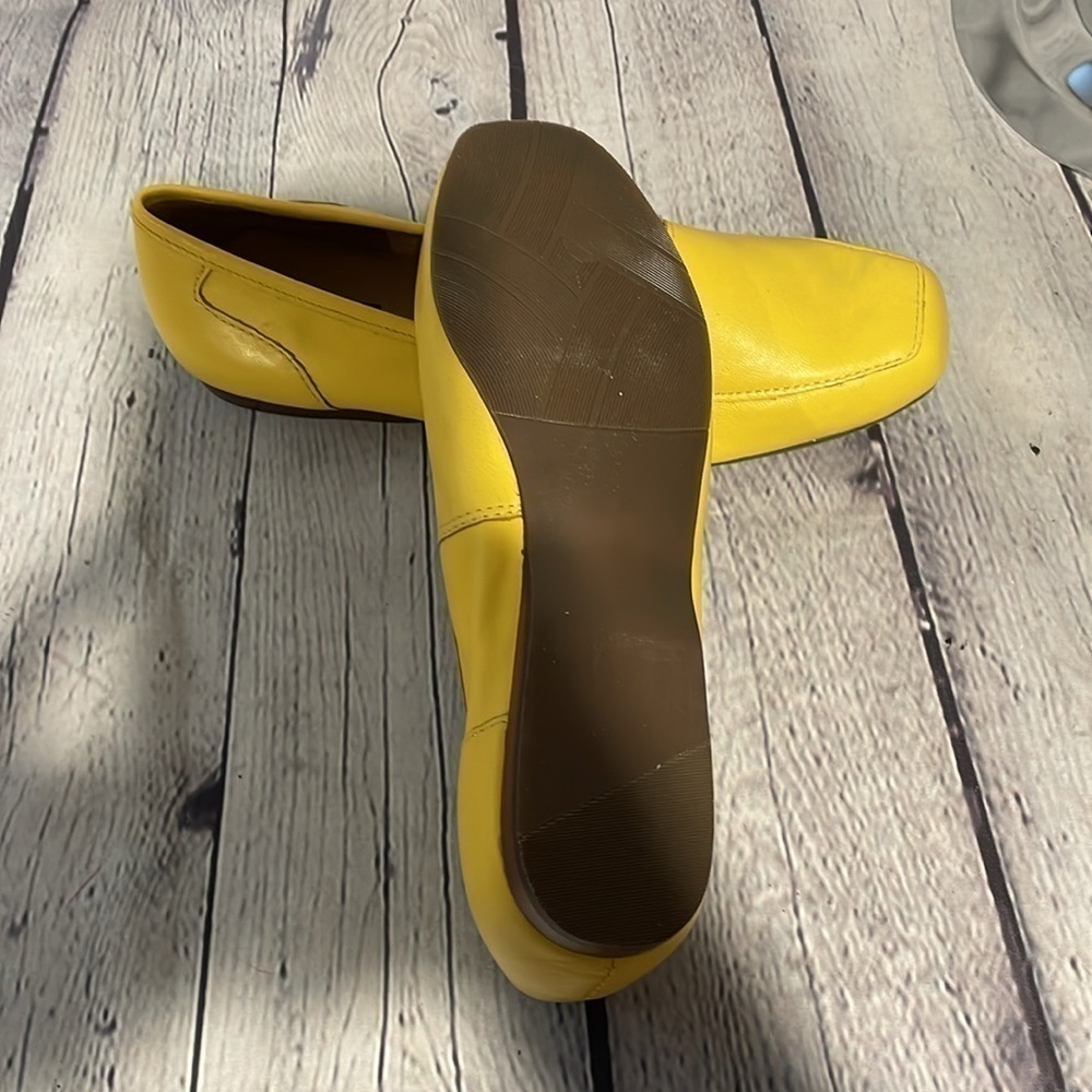 Array lemon yellow leather flats Size 6.5 - Picture 6 of 9
